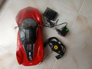 Ferrari Laferrari teledirigido rojo