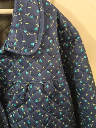 Bata acolchada señora floral