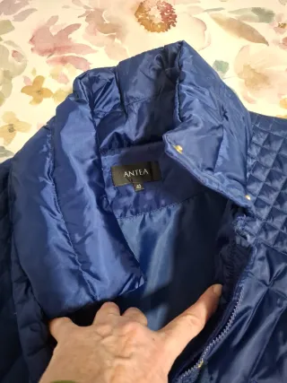 Parka azul acolchada