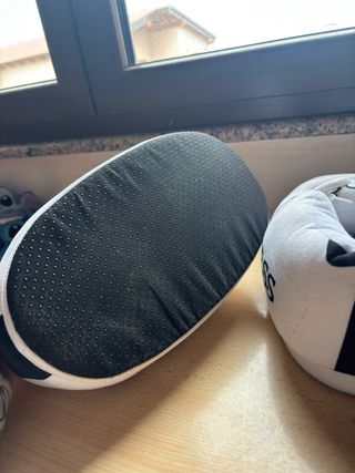 Pantofole a forma di scarpa