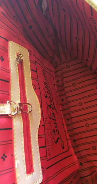 Conjunto Bolso Neverfull y Cartera Marrón. Interio