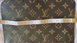 Conjunto Bolso Neverfull y Cartera Marrón. Interio