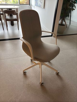 Silla de oficina Ikea gris y blanca