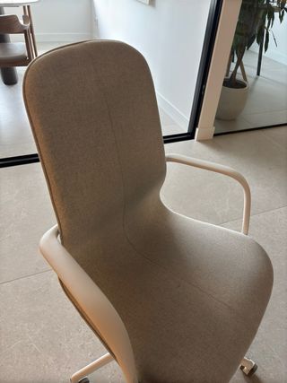 Silla de oficina Ikea gris y blanca