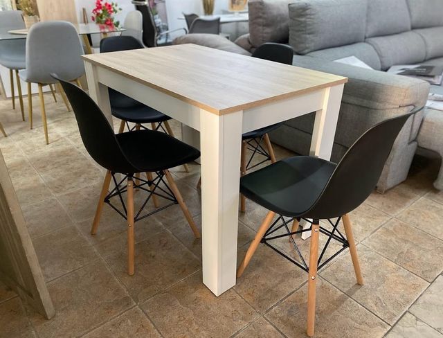 Mesa Auxiliar Cloe 109x67cm + 4 Sillas