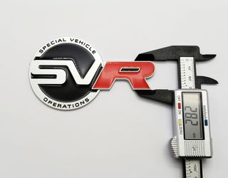 EMBLEMA LOGO SVR LAND ROVER PLATA Y ROJO