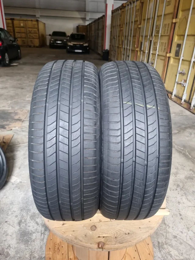 Vendo 2 Neumáticos en perfecto estado^