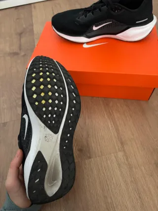 Zapatillas Nike Pegasus Negras y Blancas