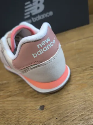 New Balance 38 Beige/coral
