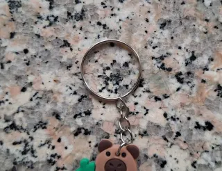 Portachiavi capibara con Fragola