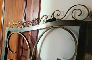 Rejas de latón con diseño ornamental