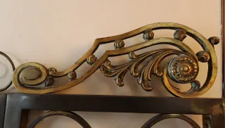 Rejas de latón con diseño ornamental