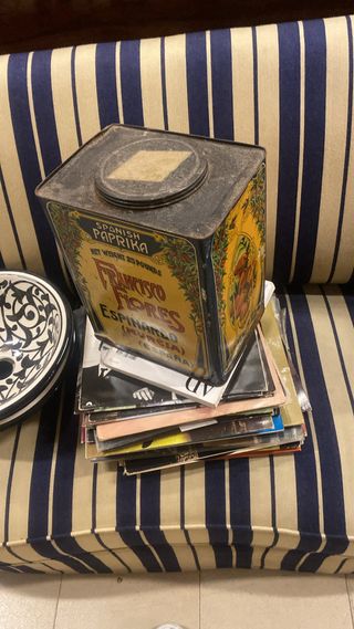 Dibujo antiguo mujer moda