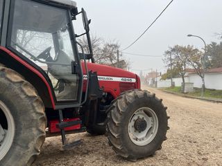 Tractor Massey Ferguson 4245