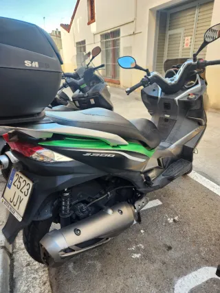 Kawasaki J300 ABS  no funciona (se vende completa)