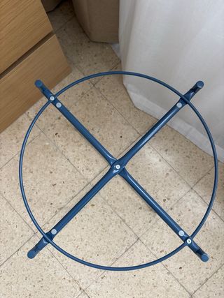 Mesa auxiliar redonda azul metal