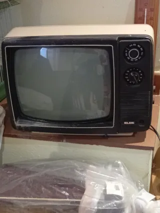 Televisor ELBE Beige y Negro Vintage