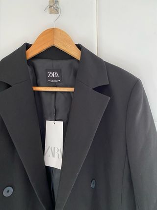 Blazer Corta Negra Zara Talla L