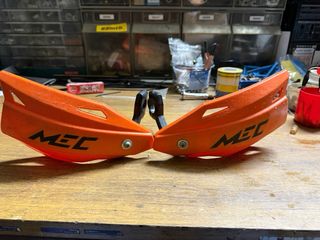 Paramanos Acerbis y MEC Naranja/Blanco