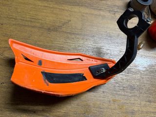 Paramanos Acerbis y MEC Naranja/Blanco