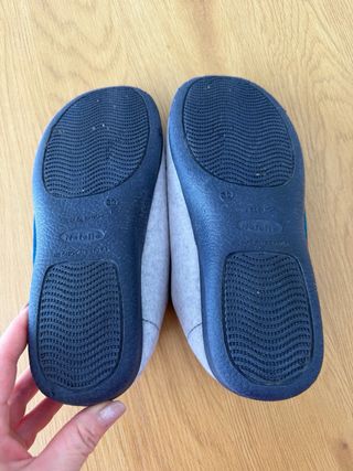 Zapatillas de casa bordadas florales