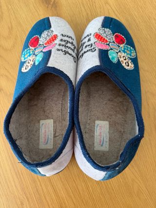 Zapatillas de casa bordadas florales