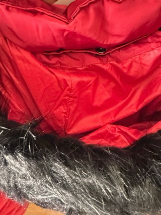 Chaqueta acolchada roja capucha T42