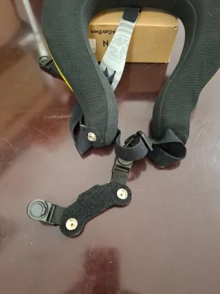 Protector Cuello SCOYCO Motocross Negro Amarillo