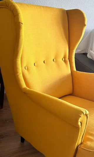 Sillón Orejero Amarillo