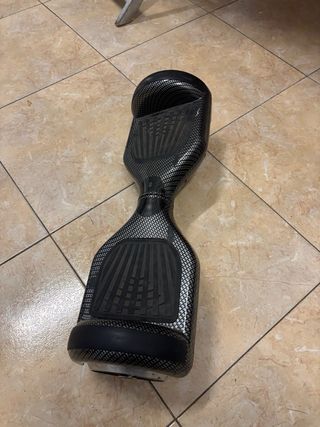 Hoverboard con diseño de fibra de carbono
