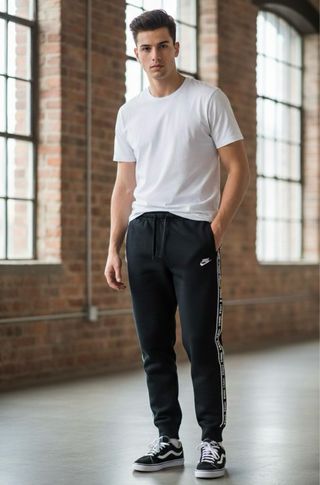 Pantalón Nike Negro con Logo
