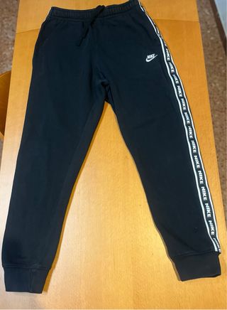 Pantalón Nike Negro con Logo
