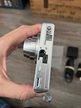 Cámara Sony Cyber-shot DSC-W830 Plata