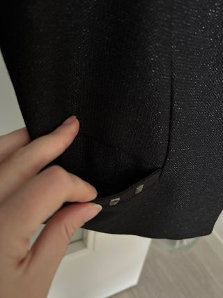 Chaqueta Promod negra brillo tachuelas