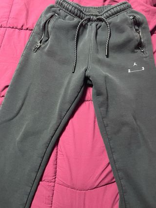 3 Pantalones Talla S/M Jack&Jones, Jordan y Zara