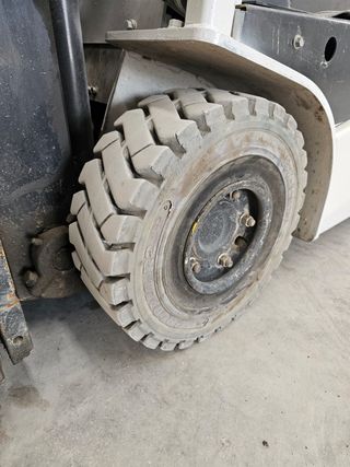 Carretilla elevadora UNICARRIERS A1N1L18Q