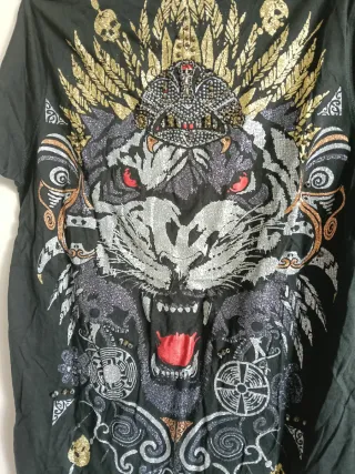 Camiseta Negra Pedrería Coat of Dogs