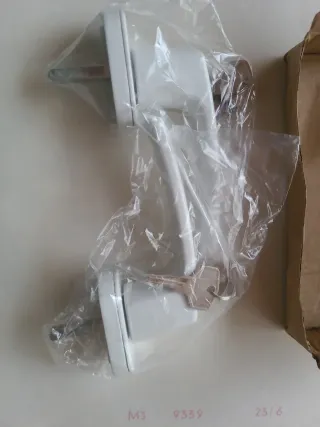 2 Manillas con Cerradura