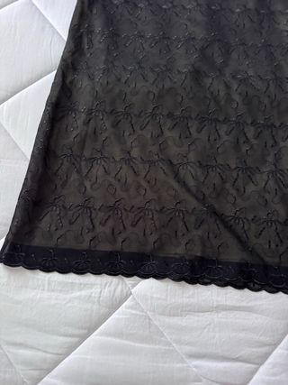 Vestido largo negro con bordados