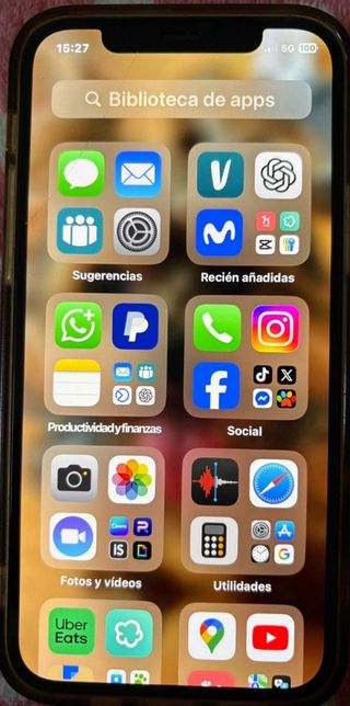 Vida de la batería 83%.  NO TIENE CAJA