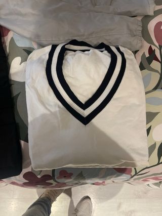 Lote Ropa Hombre XXL: Pantalón Negro y Chaquetas