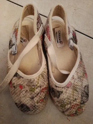 Zapatos niña Creek's beige multicolor. Talla29