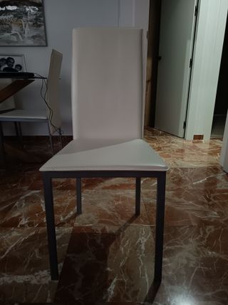 Mesa de comedor moderna cristal, metal y 4 sillas