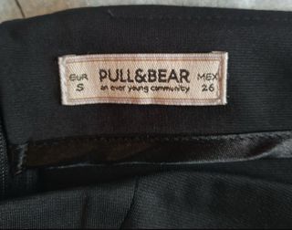 Vestido negro con volantes