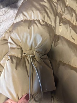 Chaqueta de plumas beige