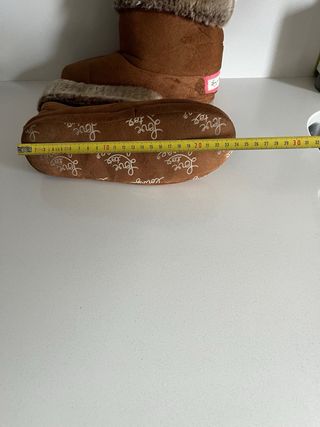 Zapatillas Botas Casa Marrones
