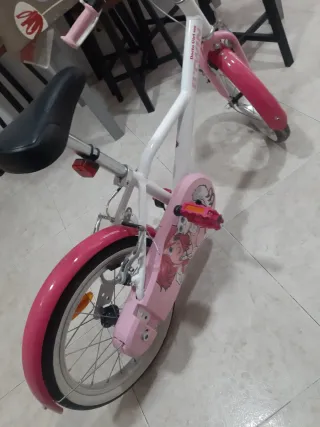 Bicicleta niña rosa y blanca