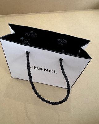 2 Bolsas de Papel Chanel Blancas