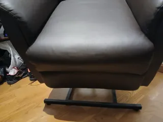 Sillón relax con elevador, mando y ruedas