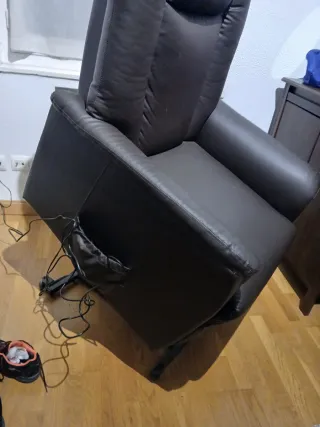 Sillón relax con elevador, mando y ruedas